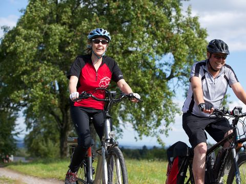 Paar beim Radfahren